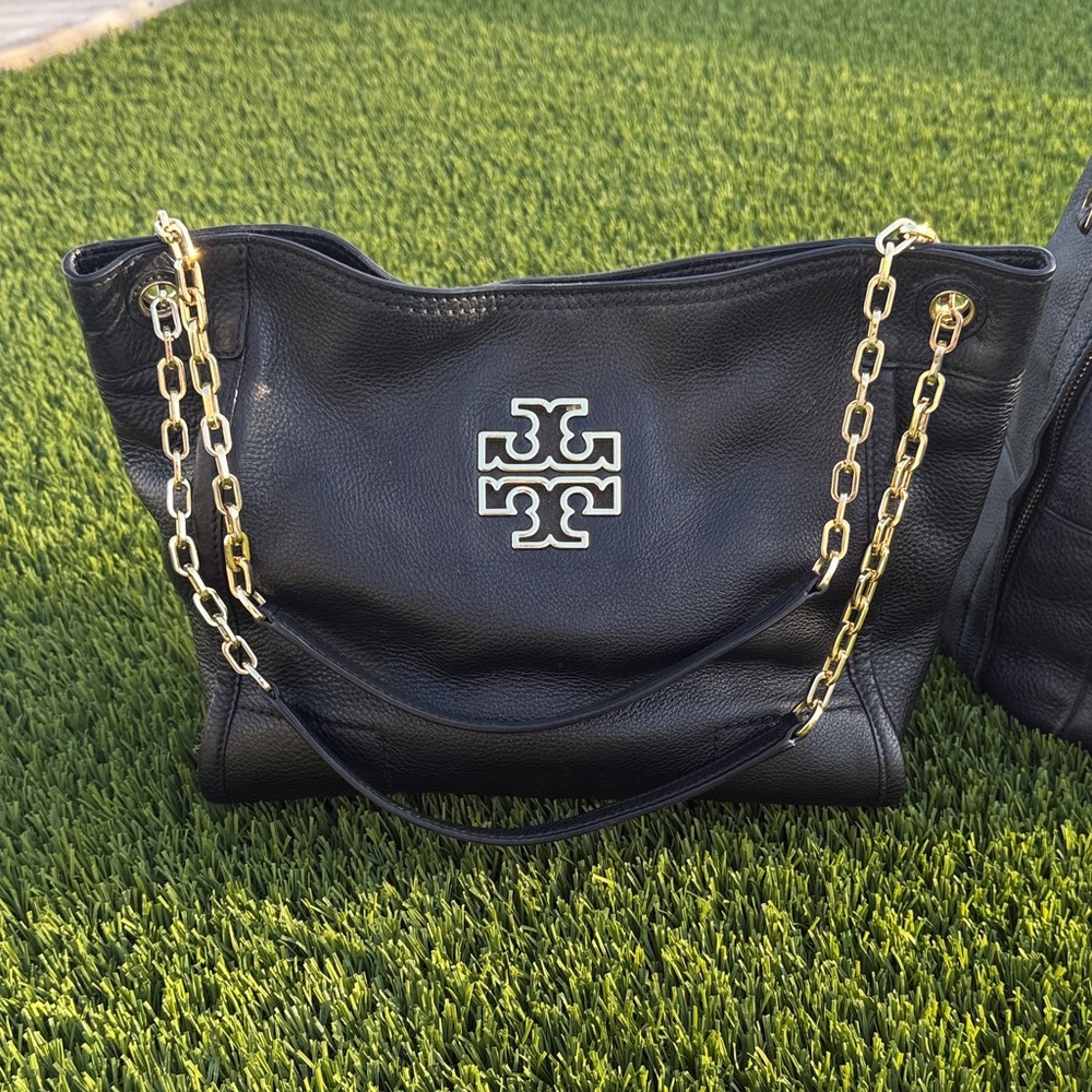 Tory Burch Black Leather Shoulder Bag with Gold Chain